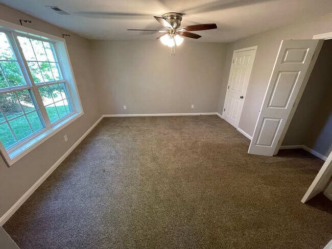 Building Photo - 10704 Copper Ridge Dr
