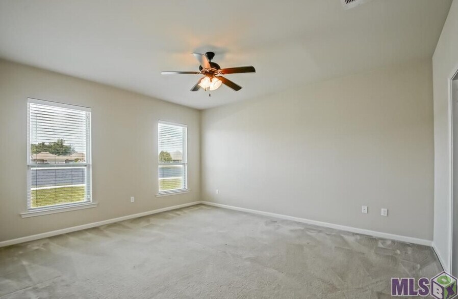 Building Photo - 657 Northbrook Dr