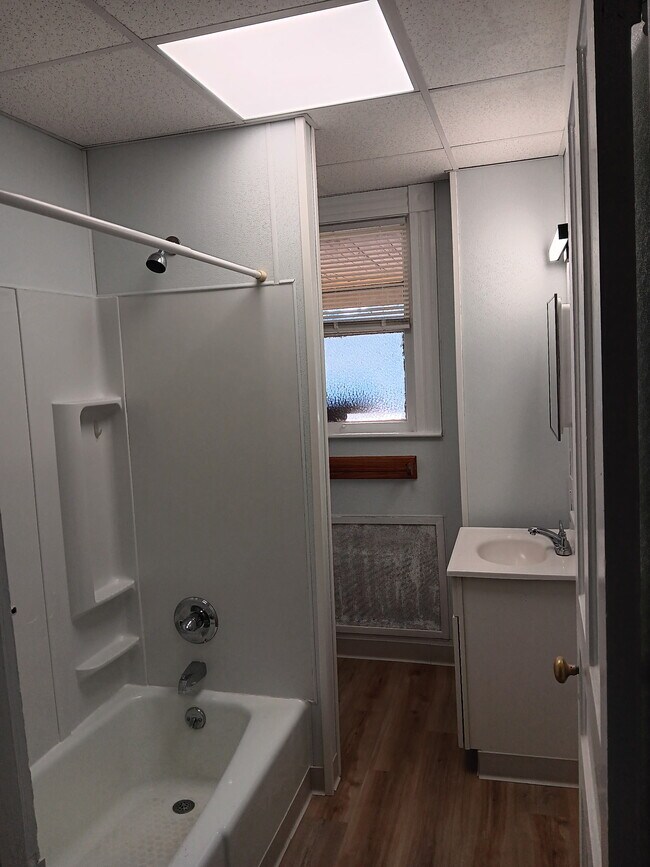 Building Photo - 536 Harrison Ave