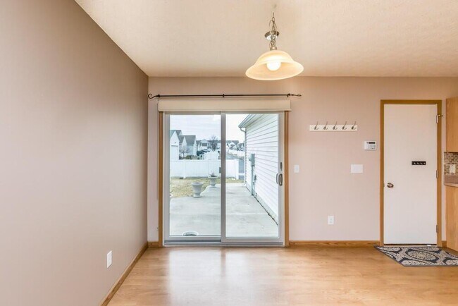 Building Photo - 5975 Pennington Creek Dr