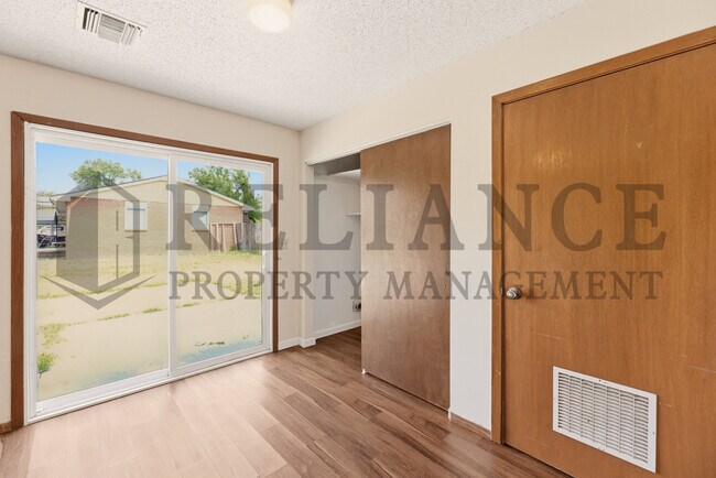 Building Photo - 1158 N Edwards