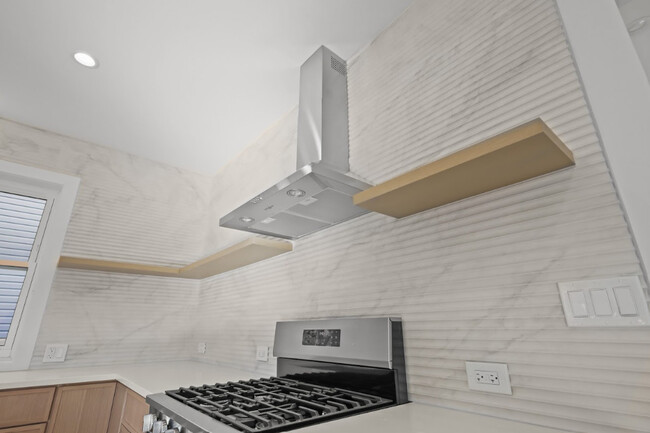 Building Photo - 2201 N 74th Ct