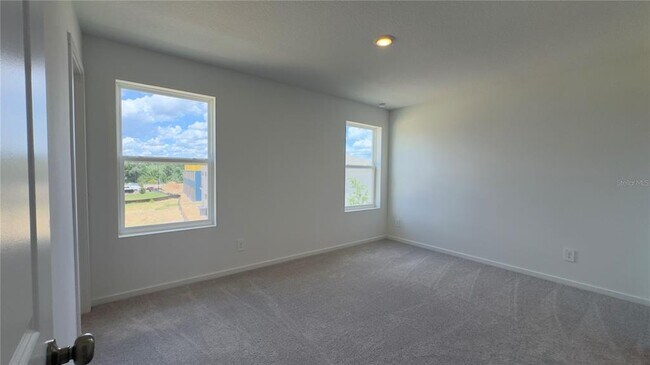 Building Photo - 831 Lynx St
