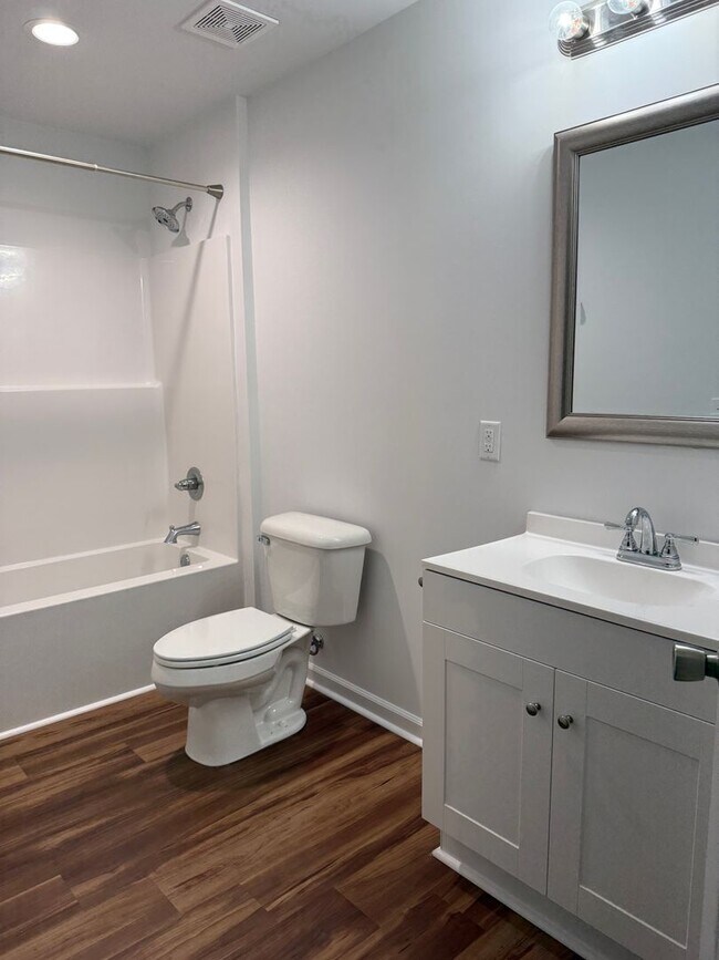 Building Photo - 215 Charleston Dr