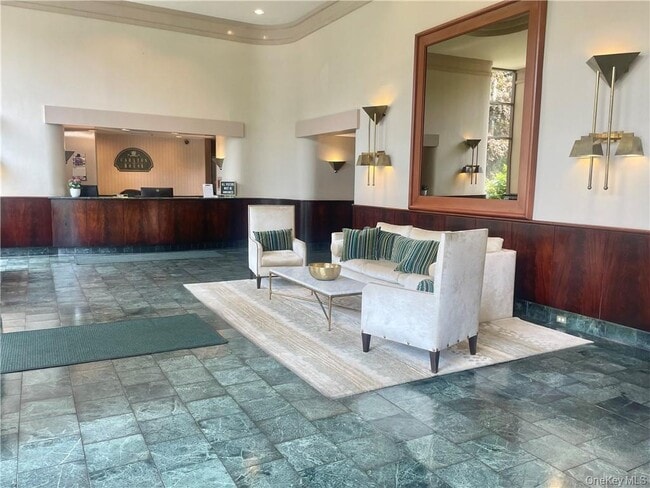 Building Photo - 35 N Chatsworth Ave