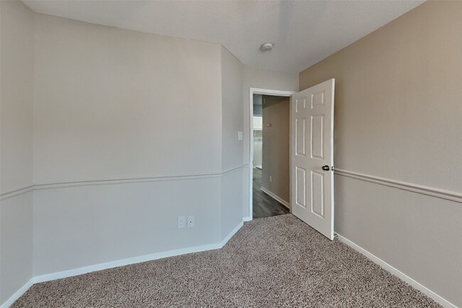 Building Photo - 15323 Fir Woods Ln