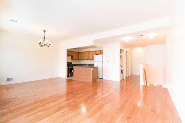 Building Photo - 6907 Coral Reef Way