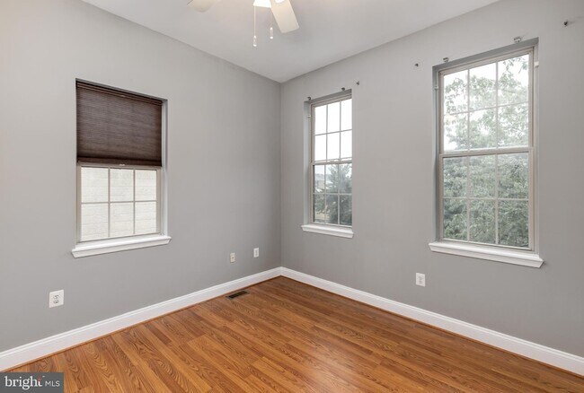 Building Photo - 130 N Collington Ave