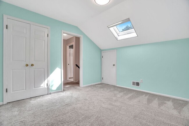 Building Photo - 2219 North Ave