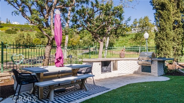 Building Photo - 11 Willowglade