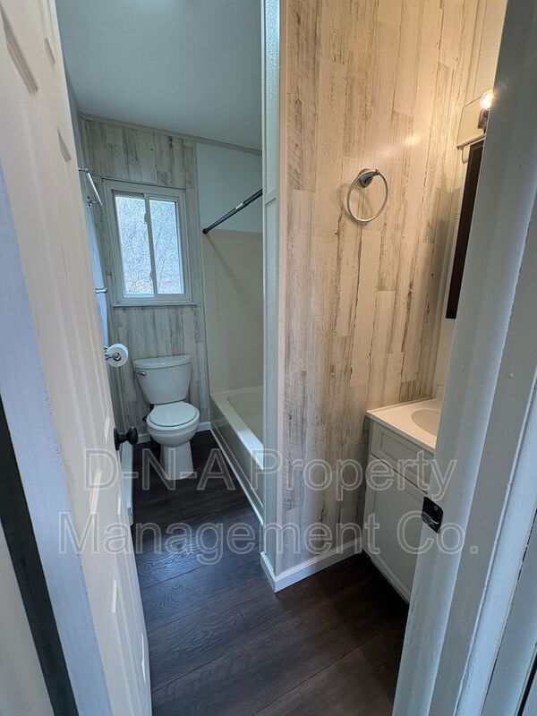 Building Photo - 219 Joy Glen