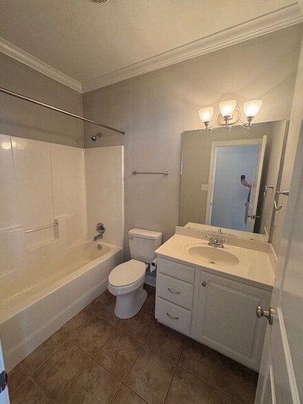 Building Photo - 2017A Cambria Dr