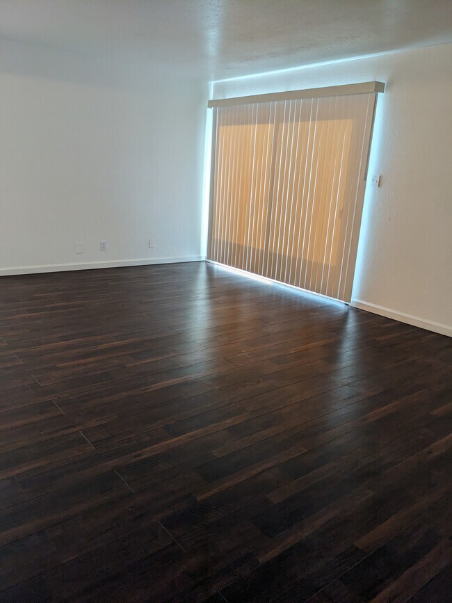 Building Photo - 3208 Countryside Dr