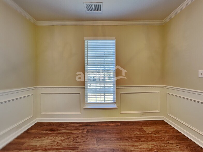 Building Photo - 8317 Rolling Meadows Ln