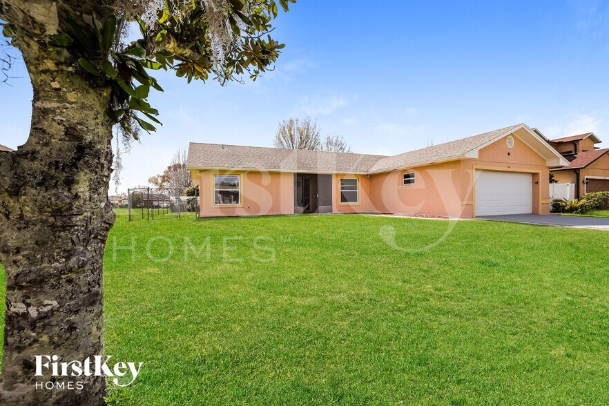 Building Photo - 724 Dromedary Dr