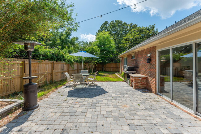 Building Photo - 4522 Parkwood Ln
