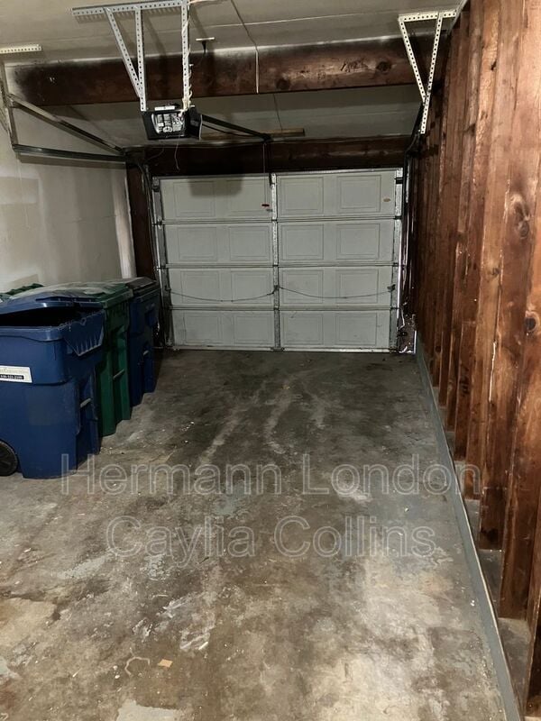 Building Photo - 11016 Saginaw Dr