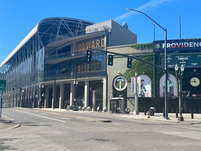 Building Photo - THE CIVIC IN GOOSE HOLLOW STUDIO BEDROOM CONDO!
