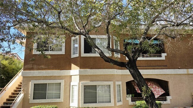 Primary Photo - 830 Carnegie St