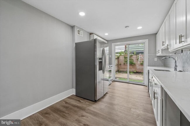 Building Photo - 1512 S Bailey St