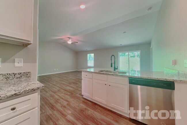 Building Photo - 4605 Hazelburn Dr