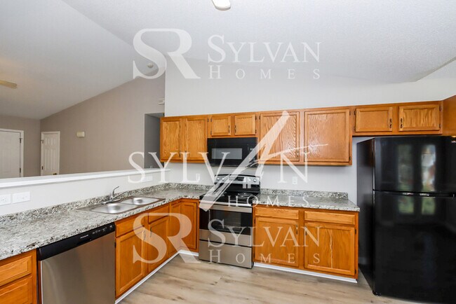 Building Photo - Come check out this beautiful home in Midway East.