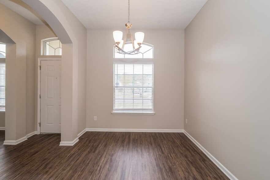 Building Photo - 7955 Ortega Bluff Pkwy