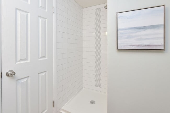 Building Photo - Completely Updated & Ready 07-08-26!! 1-Car Attached Garage! Pet Friendly!