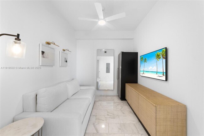 Building Photo - 1451 Brickell Ave