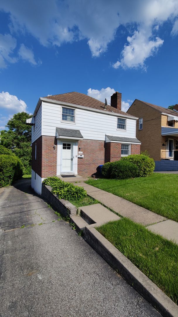 Building Photo - *Recently Updated 3BD/1BA Available for Re...