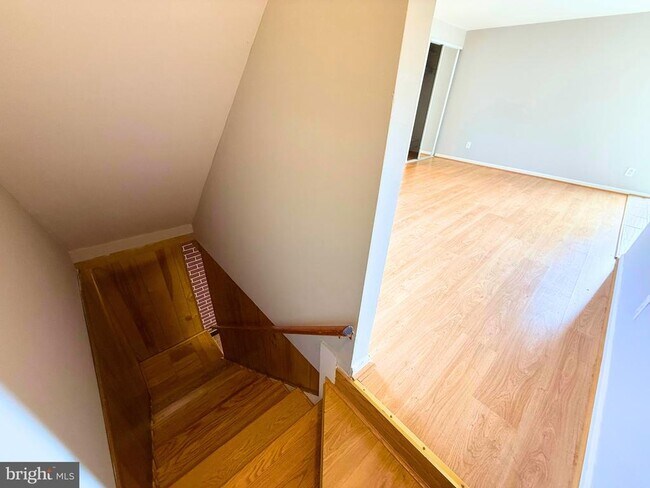 Building Photo - 5 Coliston Rd