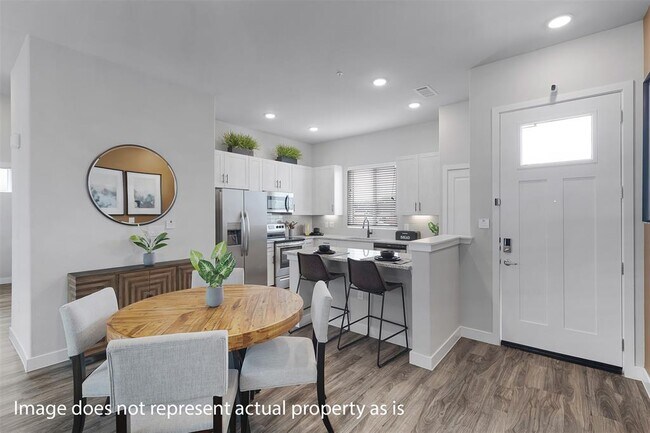 Building Photo - 7157 Borland Dr