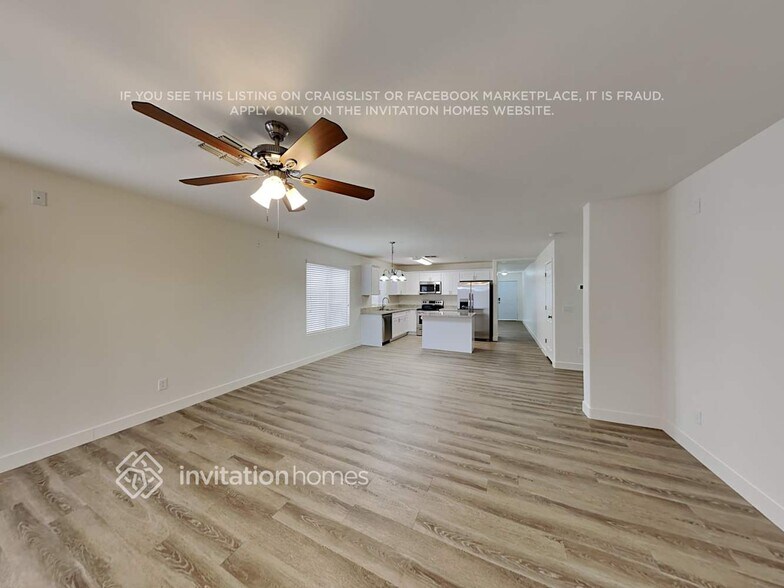 Building Photo - 13737 W Solano Dr