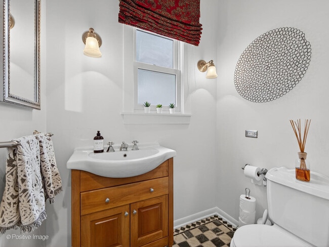 Building Photo - 4206 Central Ave