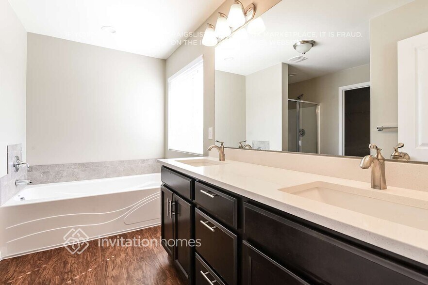 Building Photo - 19129 18th Ave Ct E