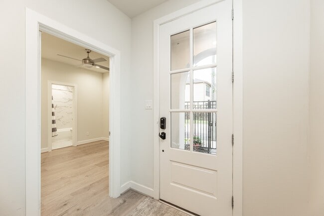 Building Photo - 5230 Schuler St