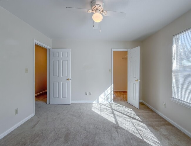 Building Photo - 696 Timberwood Cir E