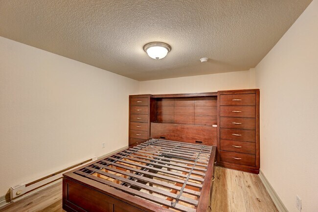 Building Photo - $995.95 - 1 bed, 1 bath charming Condo in the Heart of Denver!