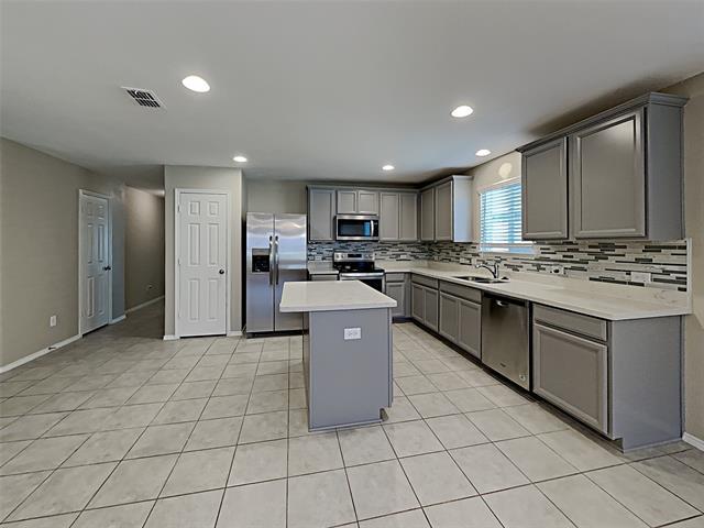 Building Photo - 2220 Heaton St