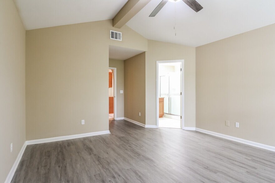 Building Photo - 8028 Bannockburn Dr