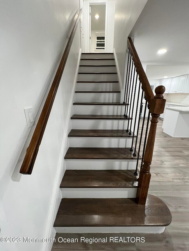 Building Photo - 8a Washington Ave