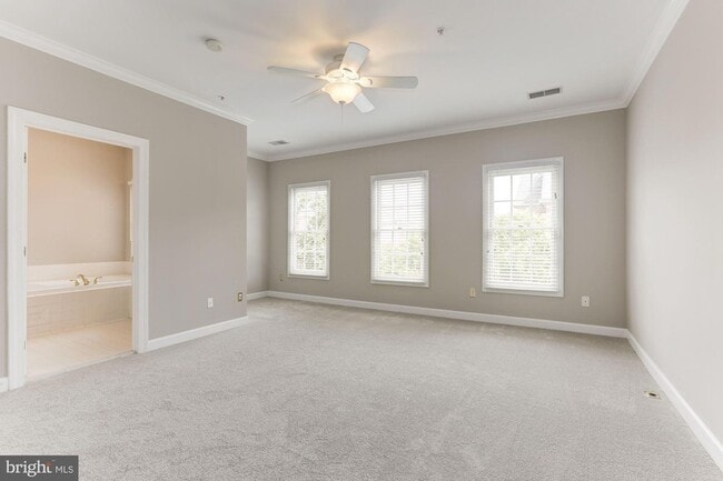 Building Photo - 286 Murtha St