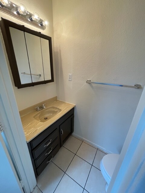 Building Photo - 5205 Alta Dr