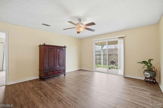 Building Photo - 1060 Antigua Cir