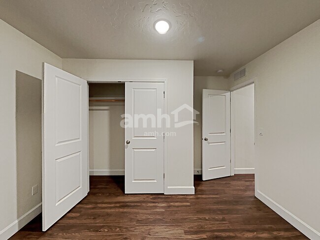 Building Photo - 9446 W Hiden Stream St