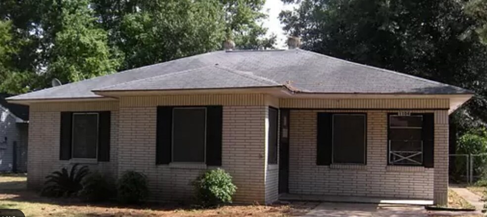 Building Photo - 1104 Southampton St