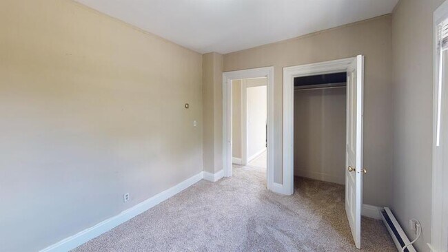 Building Photo - 424 N State St