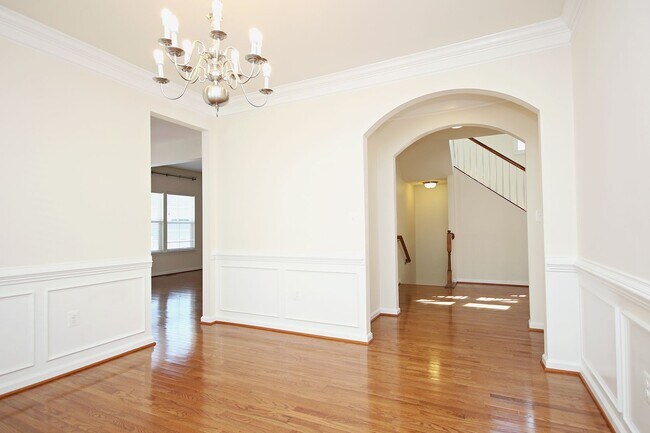 Building Photo - N. Albemarle Co Home With Fenced Yard, Near NGIC/DIA/NGA