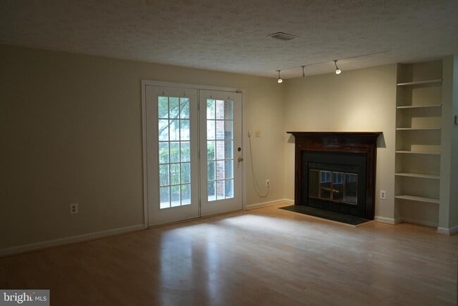 Primary Photo - 18704 Caledonia Ct