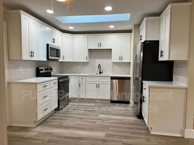 Building Photo - 7509 SW 78th Pl